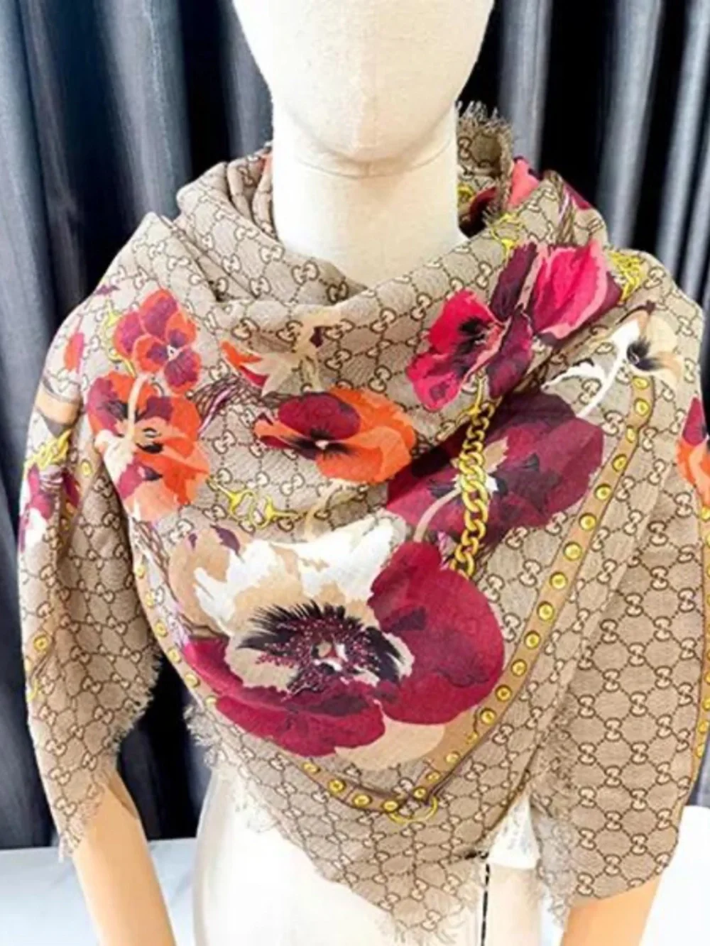 GUCCI GG Pansy Floral Wool Shawl – New With Tags